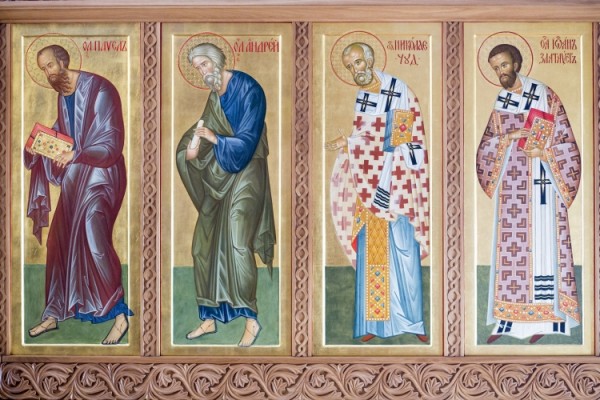 Второй ряд русского иконостаса: деисусный чин